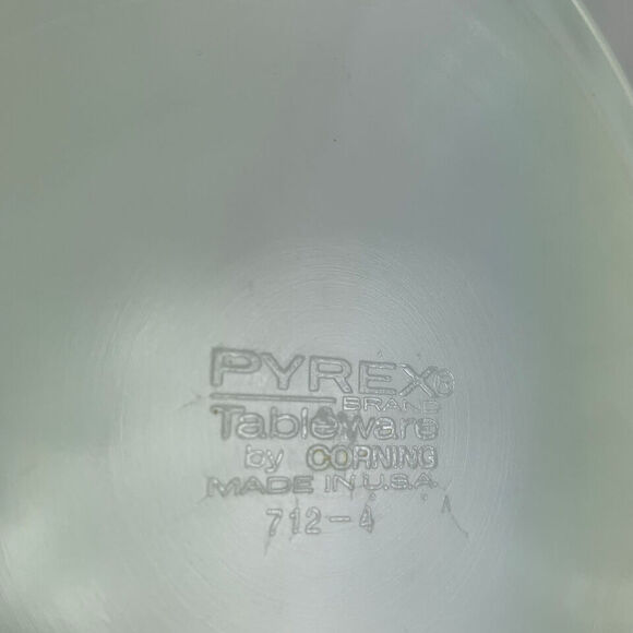 Vintage Pyrex Tablewear By Corning Green Leaf Luncheon Plate 9 1/4 in  2 avail - Picture 2 of 2